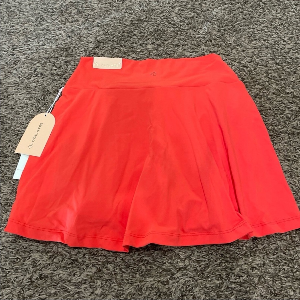 Blogilates NWT criss cross skort with slit medium - Picture 4 of 4